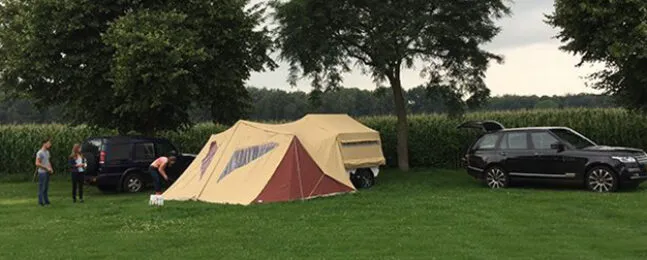 Zambezi tenttrailer wit River Lodge bordeaux op de camping kopen