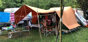 Aart Kok Kariba Off-Road Tent & Trailer vouwwagen in Italië op de camping