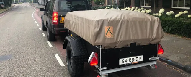 Aart Kok Kariba Off-Road Tent & Trailer vouwwagen onderweg naar Italië