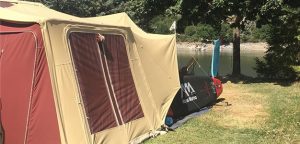 Aart Kok Zambezi River Lodge tenttrailer op de camping