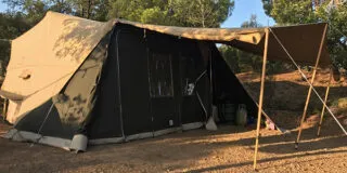 Aart Kok Kavango Game Drive vouwwagen op de camping in Frankrijk
