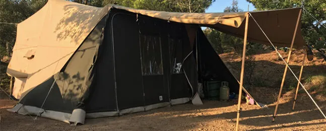 Aart Kok Kavango Game Drive vouwwagen op de camping in Frankrijk