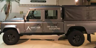 Aart Kok Adventure Land Rover Defender met belettering