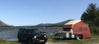 Aart Kok Zambezi tenttrailer op camping in Noorwegen