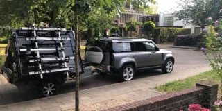 Zambezi Hardtop Off Road tenttrailer achter Land Rover Defender
