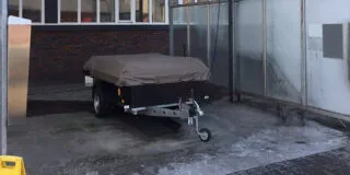 Aart Kok Livingstone vouwwagen in wasstraat