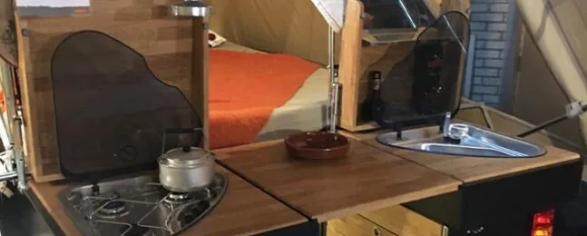 Aart Kok Tuareg vouwwagen keuken met snijplank