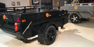 Zambezi original tenttrailers in de kleuren grijs en zwart