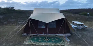 Aart Kok Kariba vouwwagen met luifel op de camping