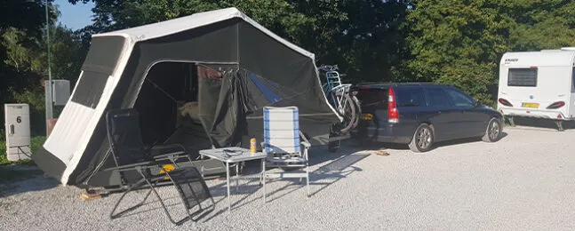 Aart Kok Zambezi Orignial tenttrailer op overnachtingscamping