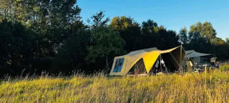 Aart Kok Livingstone River Lodge Game Drive vouwwagen in de natuur