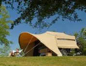 Livingstone met boogluifel op heuvel