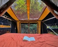 Aart Kok Livingstone tenttrailer uitzicht vanuit bed
